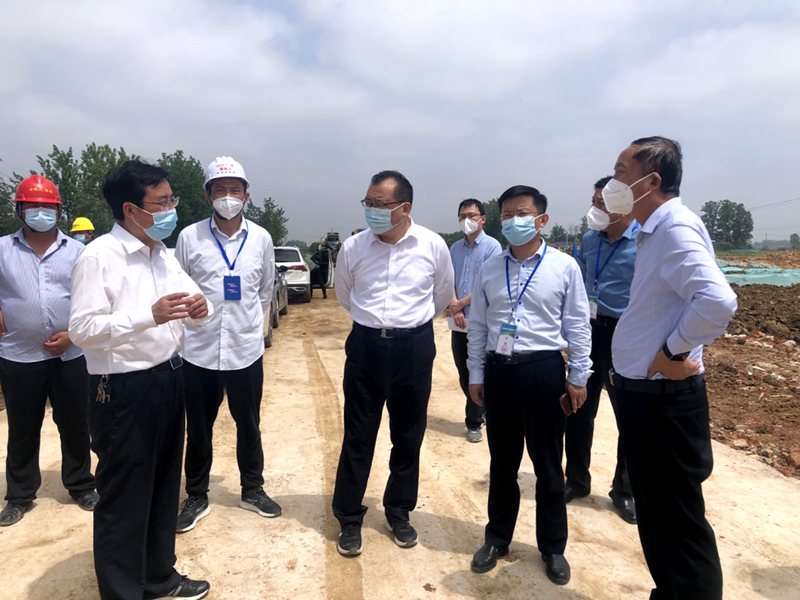 六安市委常委、常務副市長劉洪潔赴G237項目督導疫情防控及復工復產(chǎn)