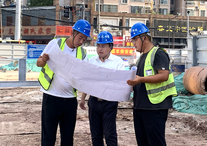 公司黨委書記、董事長錢申春到機(jī)場S1線先行段調(diào)研安全生產(chǎn)工作